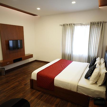 Four N Square Residency Hotel Palakkad Exterior photo