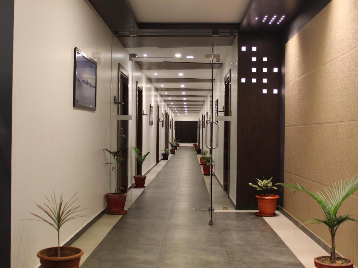 Four N Square Residency Hotel Palakkad Exterior photo