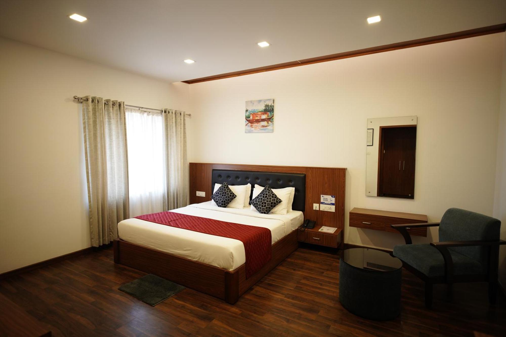 Four N Square Residency Hotel Palakkad Exterior photo
