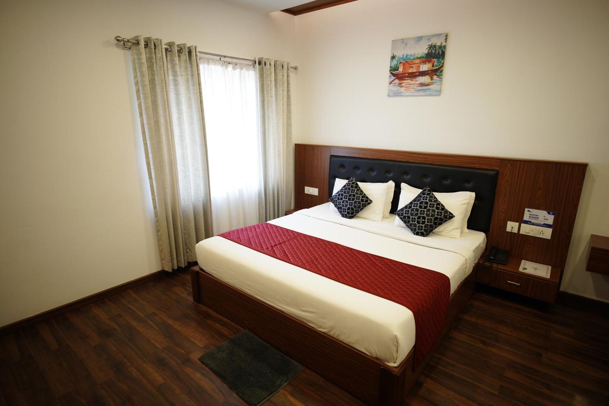 Four N Square Residency Hotel Palakkad Exterior photo
