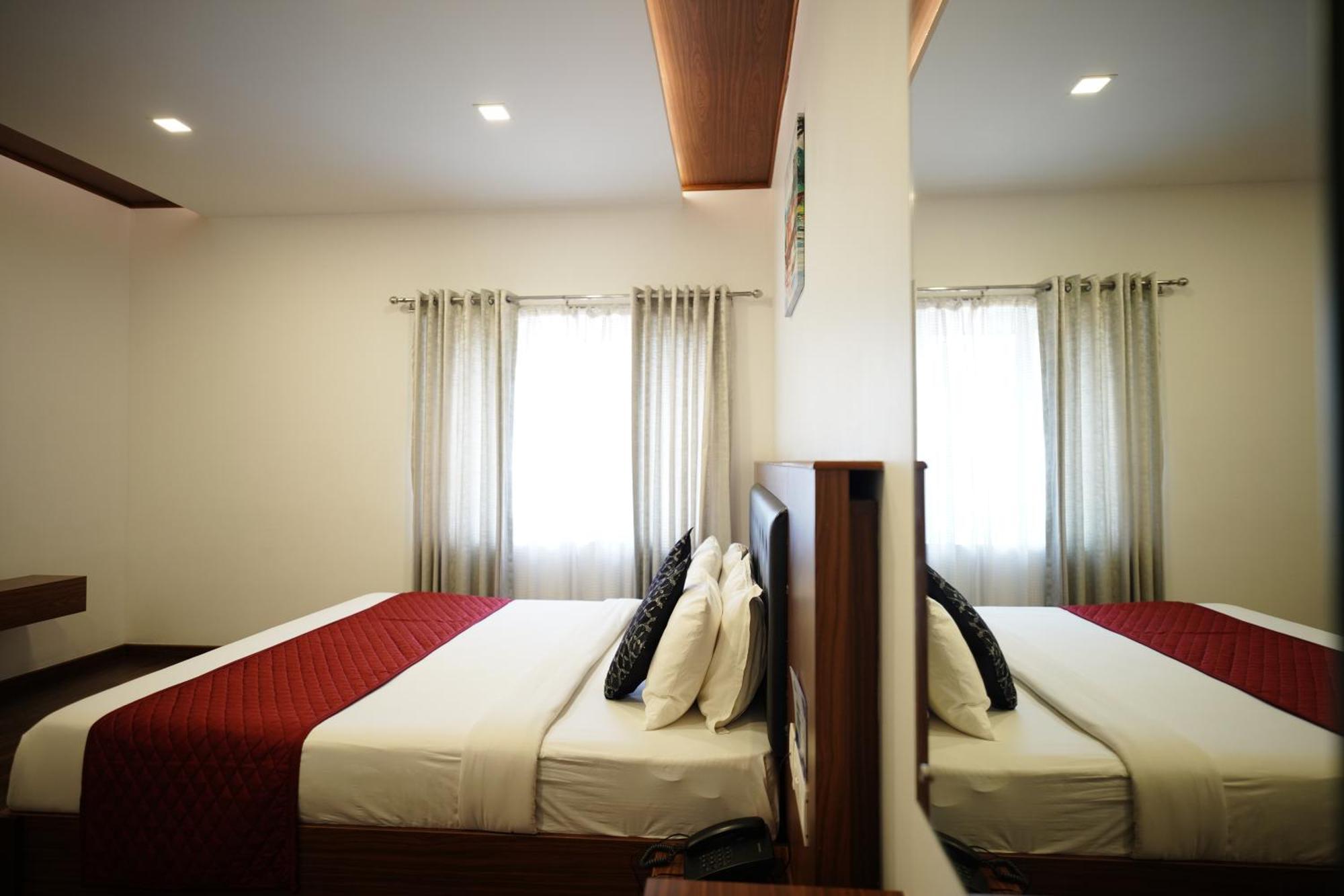 Four N Square Residency Hotel Palakkad Exterior photo