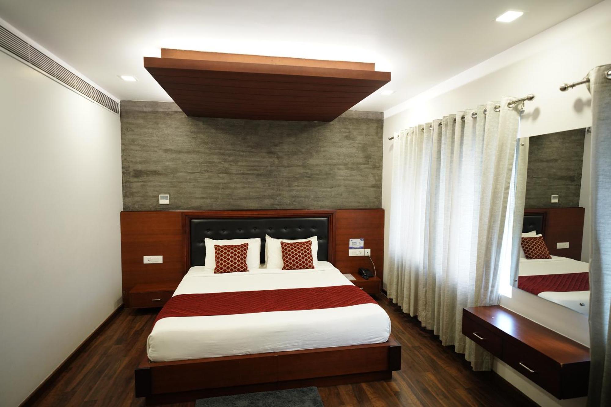 Four N Square Residency Hotel Palakkad Exterior photo