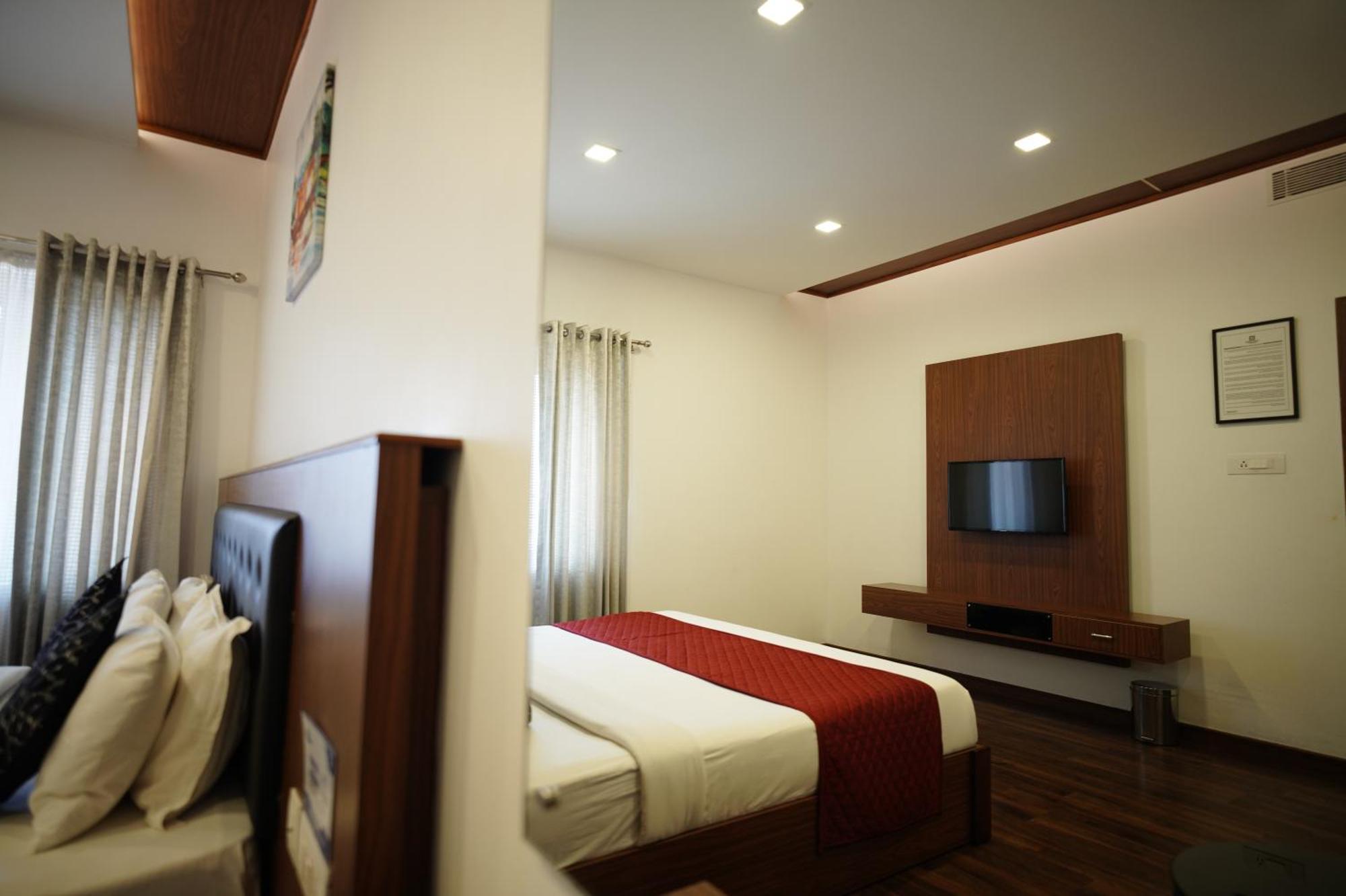 Four N Square Residency Hotel Palakkad Exterior photo