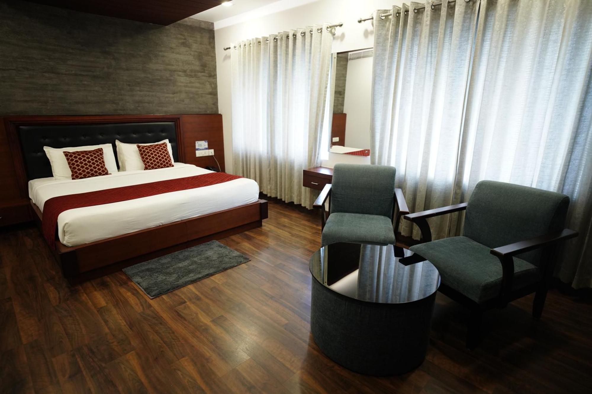 Four N Square Residency Hotel Palakkad Exterior photo