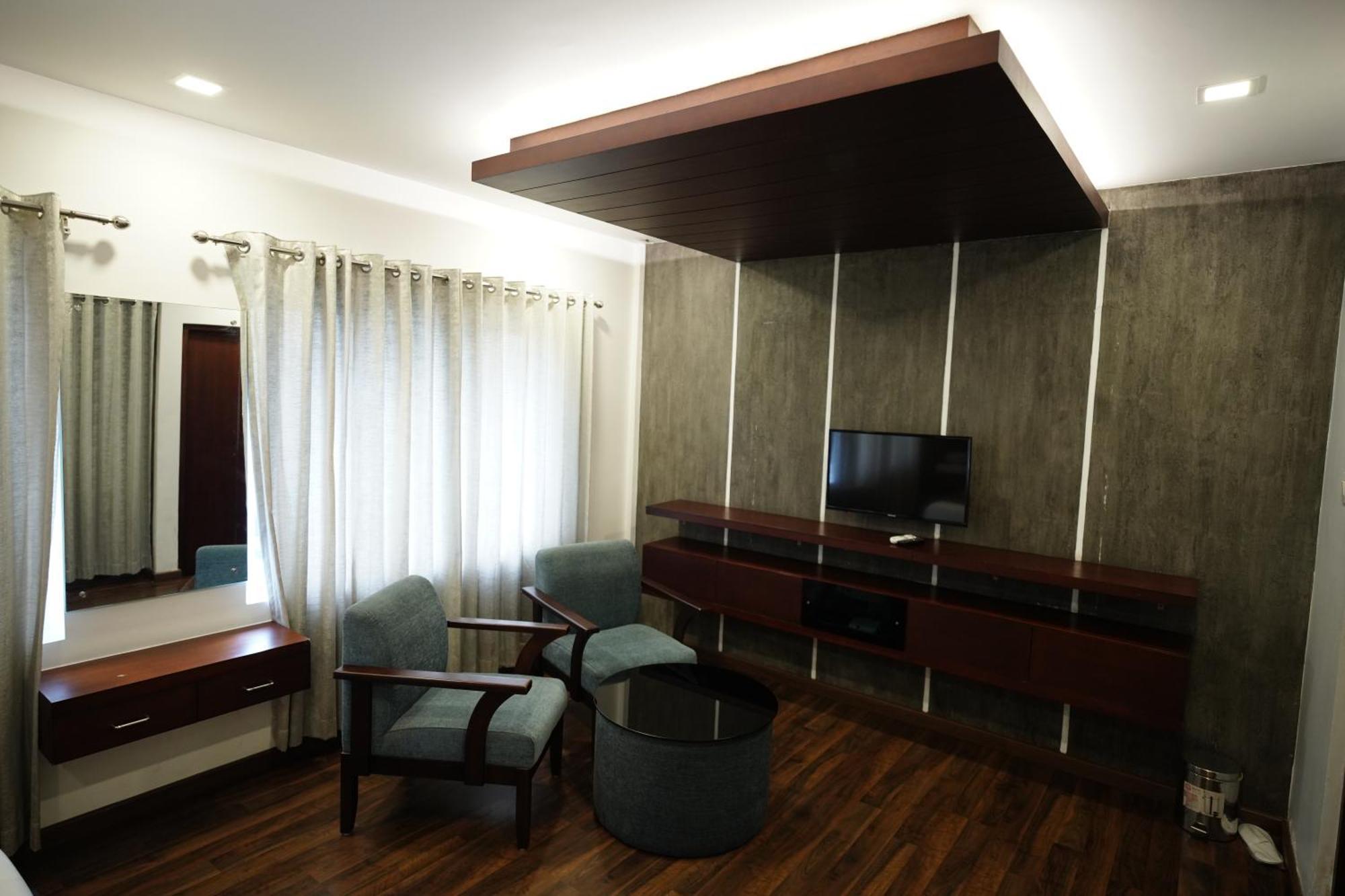 Four N Square Residency Hotel Palakkad Exterior photo