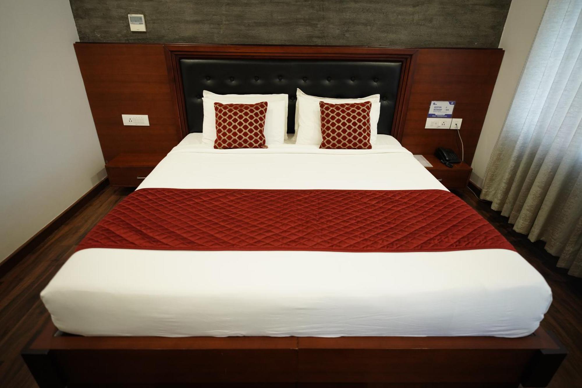 Four N Square Residency Hotel Palakkad Exterior photo