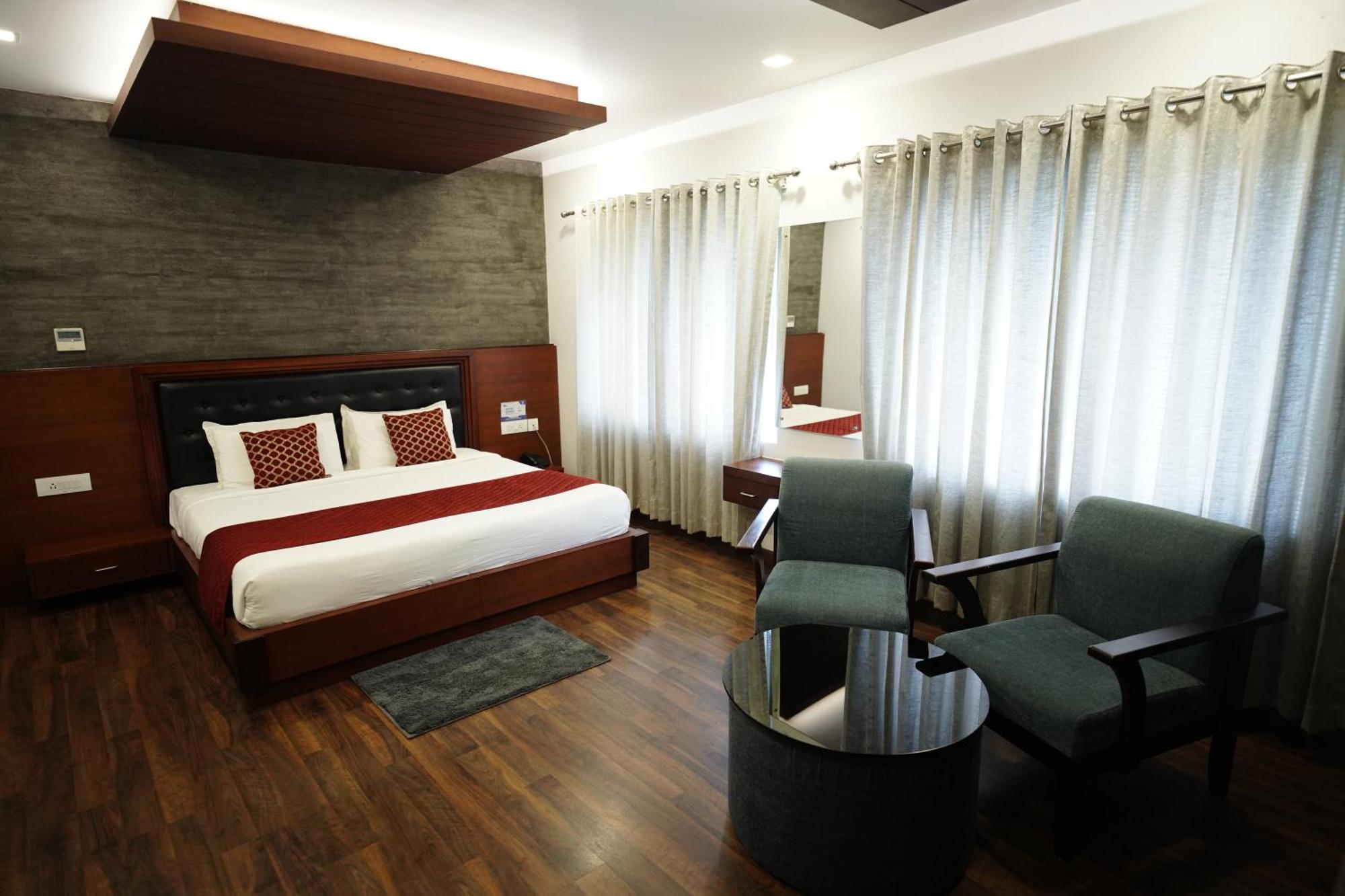 Four N Square Residency Hotel Palakkad Exterior photo