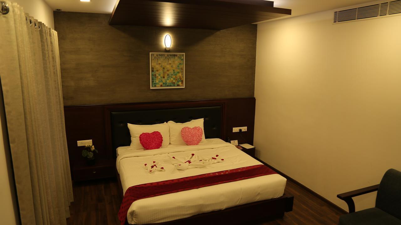 Four N Square Residency Hotel Palakkad Exterior photo