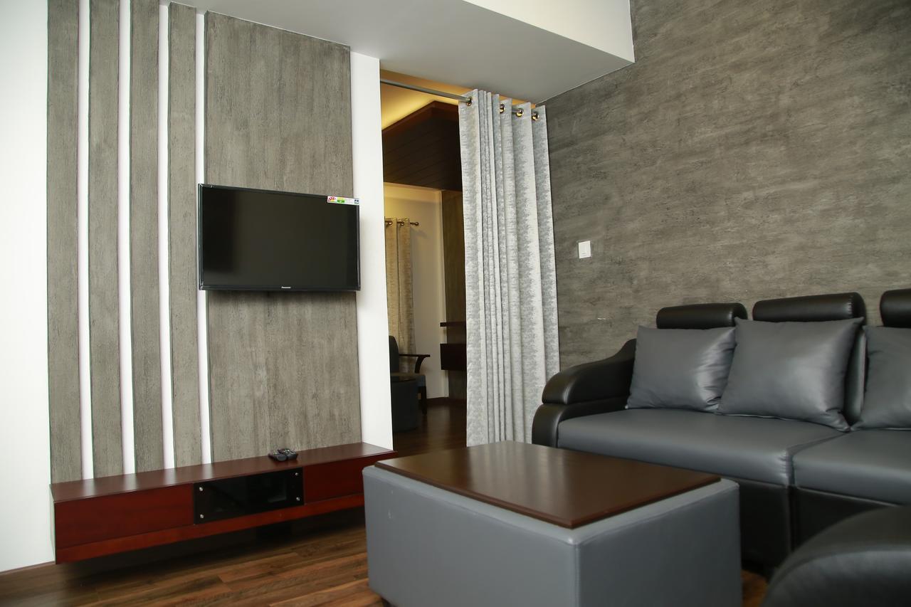 Four N Square Residency Hotel Palakkad Exterior photo