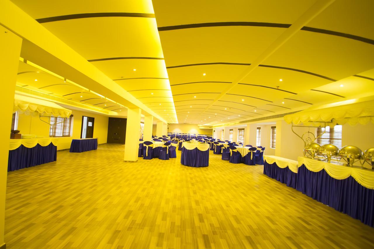 Four N Square Residency Hotel Palakkad Exterior photo